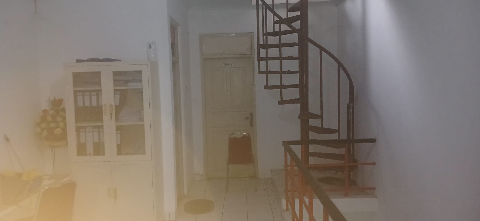 DiSewakan Ruko di Notredame Deltamas
